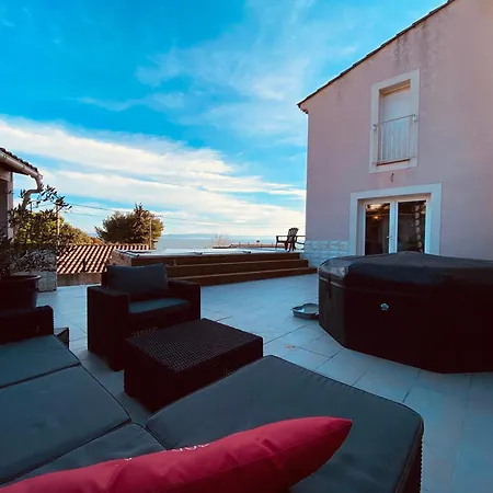 Petite Maison Avec Acces Piscine Et Jacuzzi Chauffee Istres Exterior photo
