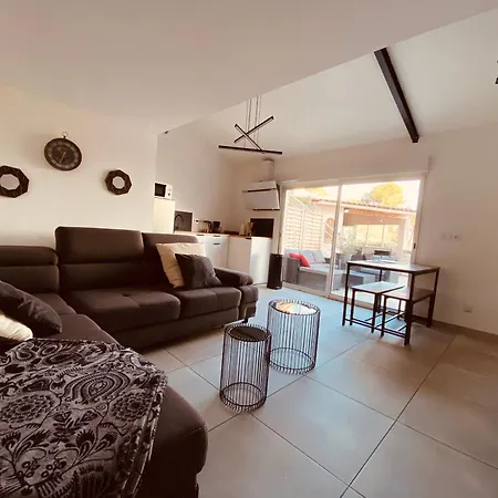 Petite Maison Avec Acces Piscine Et Jacuzzi Chauffee Istres Exterior photo