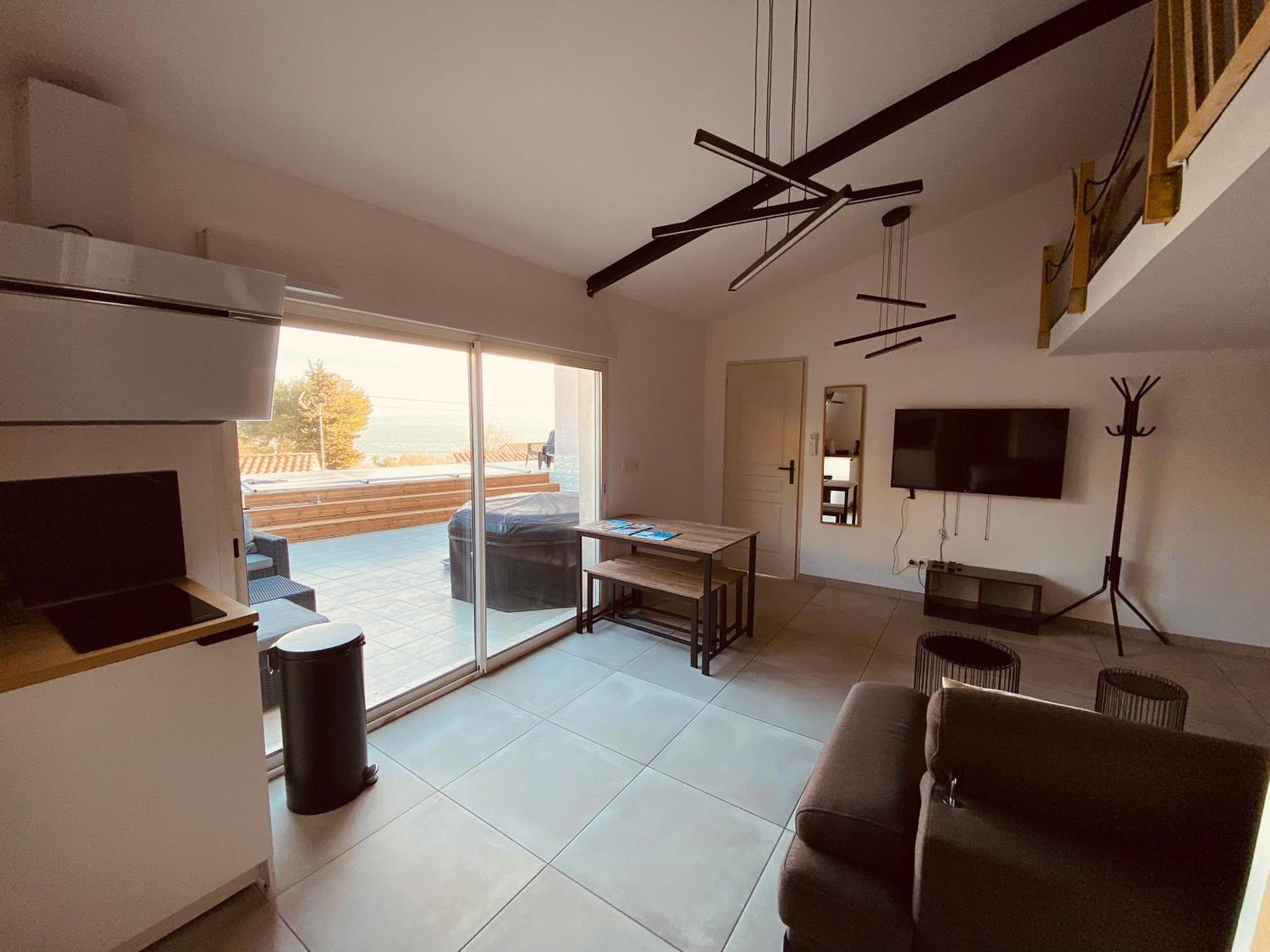 Petite Maison Avec Acces Piscine Et Jacuzzi Chauffee Apartment Istres